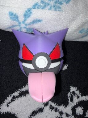 Gengar Poké Ball Figure